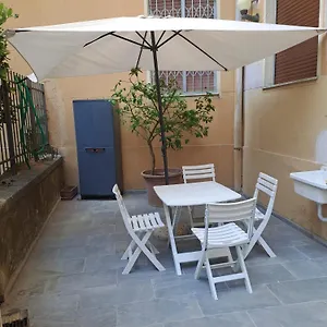 https://casa-rosi-vernazzola-al-mare.hotelitalianriviera.com